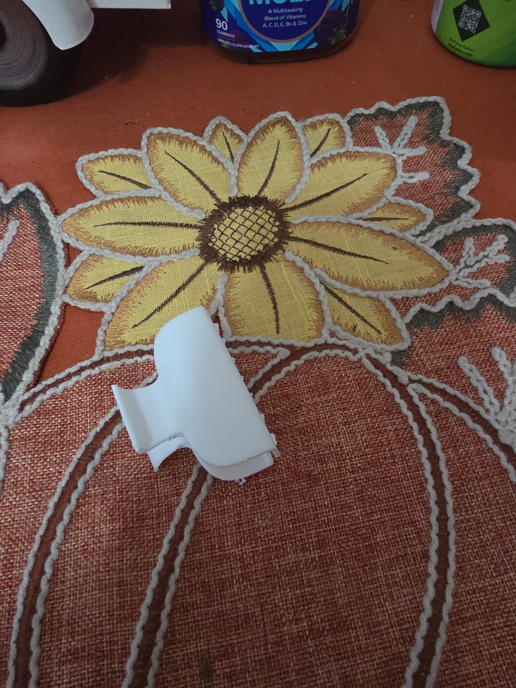 plain white har claw clips